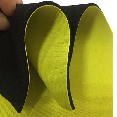 La hoja echada a un lado doble perforada de la tela del neopreno reforzó el uso de Drysuit