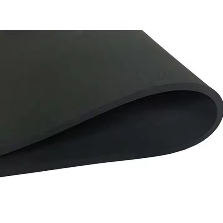 Material de neopreno resistente a químicos en color blanco, ideal para productos duraderos y de larga vida útil
